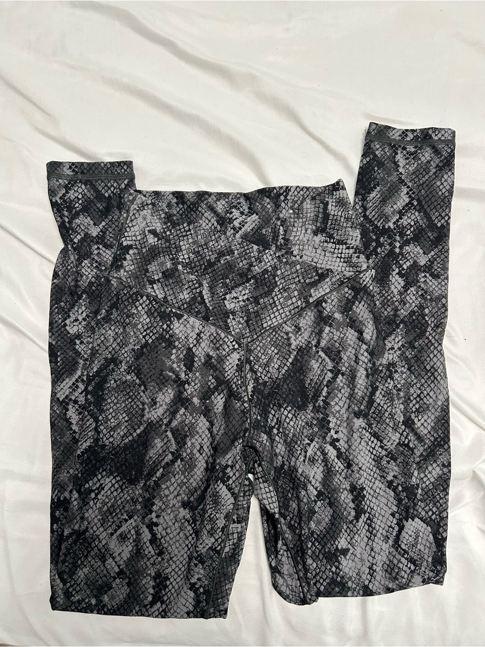 aerie Black & Gray Snake Print Leggings
